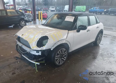 2026 Mini Hardtop Oxford Edition from USA, damaged, VIN WMW43GD01T2X63906